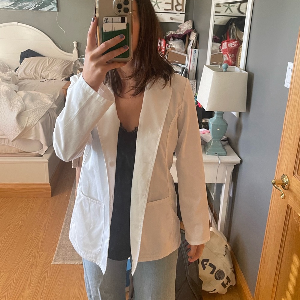 White coat- good for premed prepa internships
